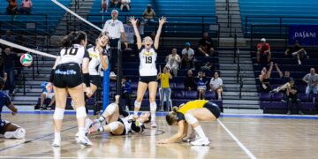 Emma Clothier celebra en la victoria de las Pinkin de Corozal. (Foto: LVSF)
