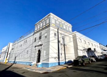 El final de la carrera académica y deportiva del Holy se anunció mediante carta a padres y encargados de los estudiantes, el pasado miércoles, 14 de febrero. (Foto: Omar Alfonso)