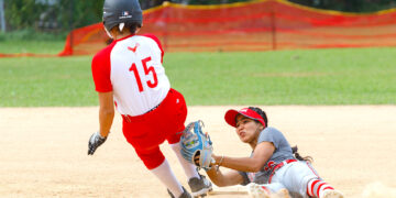 Las Taínas derrotaron en dos cómodos partidos, 10-3 y 7-4, a las Jerezanas de la UPR de Río Piedras. (Foto: Luis Muriel / LAI)