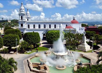 Plaza Las Delicias en Ponce. (Foto: Gobierno Municipal de Ponce, archivo)