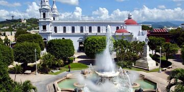 Plaza Las Delicias en Ponce. (Foto: Gobierno Municipal de Ponce, archivo)