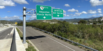 Rampa de la PR-9 que sube desde la avenida Las Américas hacia Jardines del Caribe. (Foto: Michelle Estrada Torres)