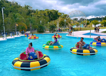 La parque recreativo con capacidad para 5 mil visitantes sigue abierto los fines de semana, con todas sus atracciones acuáticas en operación simultánea. (archivo)
