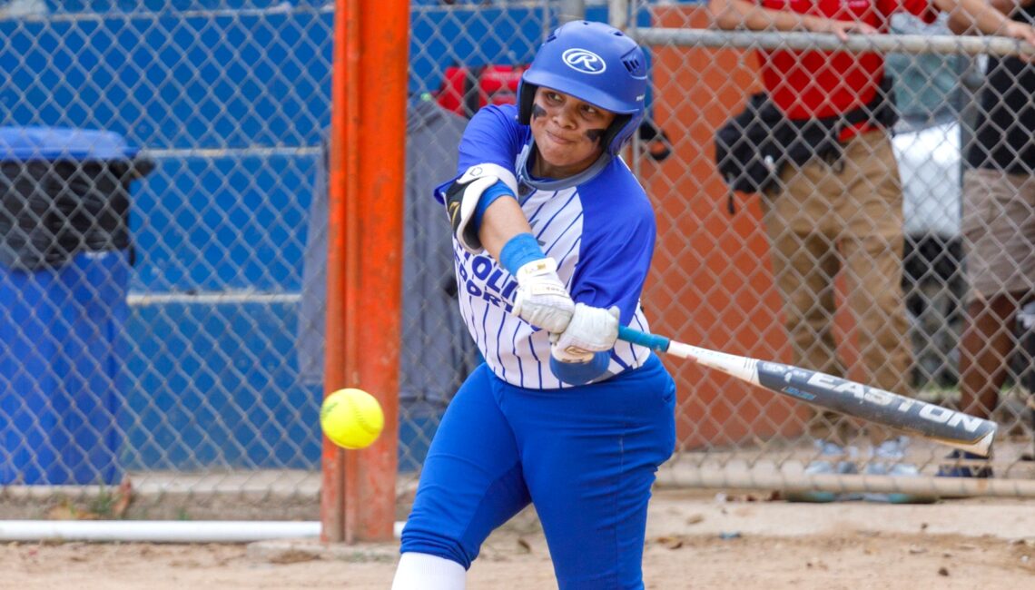 Las Pioneras de la Católica están en las semifinales del sóftbol LAI. (Foto suministrada / Jesús Muriel)