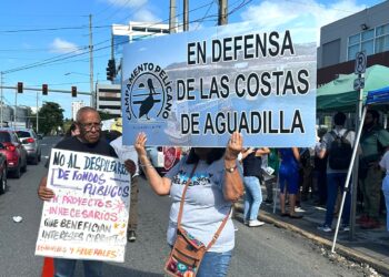 Protesta frente a USACE en San Juan. (Foto suministrada)