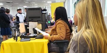 Proceso de inscripción electoral. (Foto: Comisión Estatal de Elecciones / Facebook)