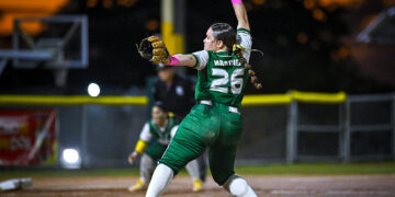 Claudia Martínez guió a las Juanas de la UPR de Mayagüez a la victoria vía blanqueada, 5-0, sobre las Tigresas de la UIPR en el softbol femenino. (Foto: Miguel Rodríguez / LAI)