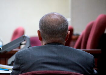 Alcalde de Ponce, Luis Irizarry Pabón, en el Tribunal de Ponce. (Foto: Jason Rodríguez Grafal)