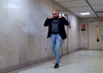 El testigo Ángel Gomez Vega, asistente administrativo en la Oficina de Programación y Calendario del Gobierno Municipal de Ponce. (Foto: Jason Rodríguez Grafal)