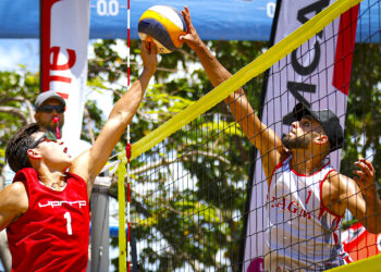 Diego Rivera de la Universidad Ana G. Méndez estará jugando en la semifinal del voleibol de playa LAI. (Foto: Edgardo Medina / LAI)