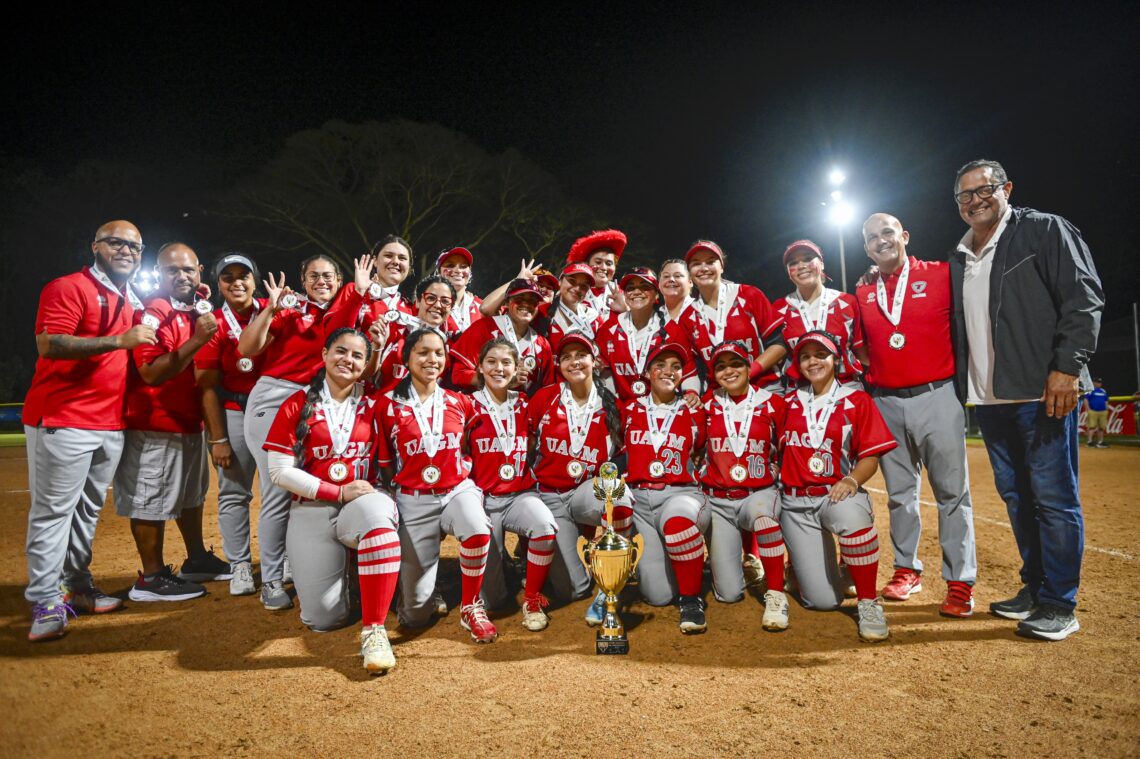 Las Taínas de la UAGM ganaron el bronce en el sóftbol de la LAI. (Foto: Miguel Rodríguez / LAI)