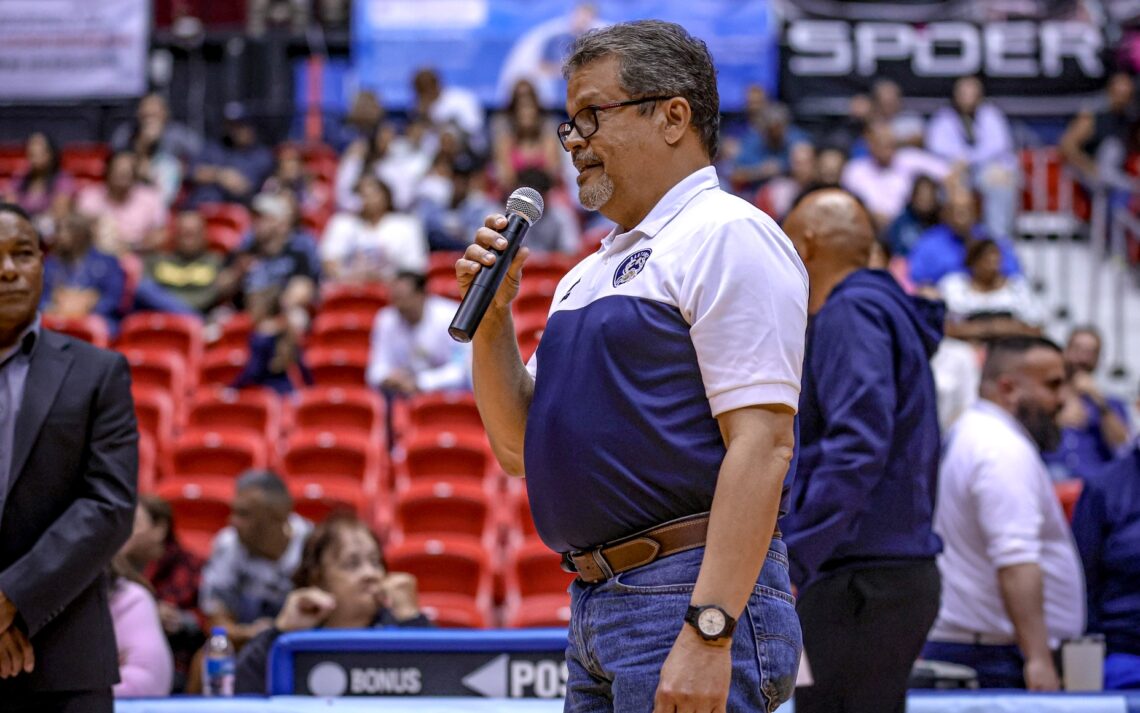 Marcos Martínez, apoderado de las Cangrejeras de Santurce en la LVSF. (Foto suministrada)