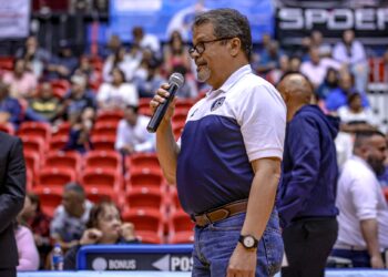 Marcos Martínez, apoderado de las Cangrejeras de Santurce en la LVSF. (Foto suministrada)