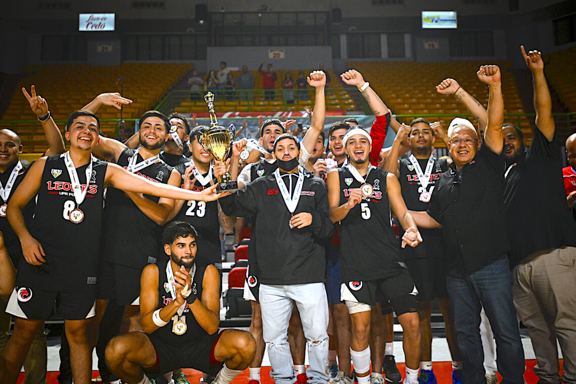 Es la primera medalla para el programa de baloncesto de la UPR-Ponce. (Foto: Miguel Rodríguez / LAI)