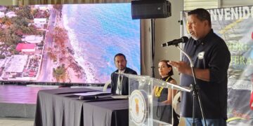 Nino Correa, comisionado de Manejo de Emergencias y Administración de Desastres, participó en la cumbre. (Foto: NMEAD)
