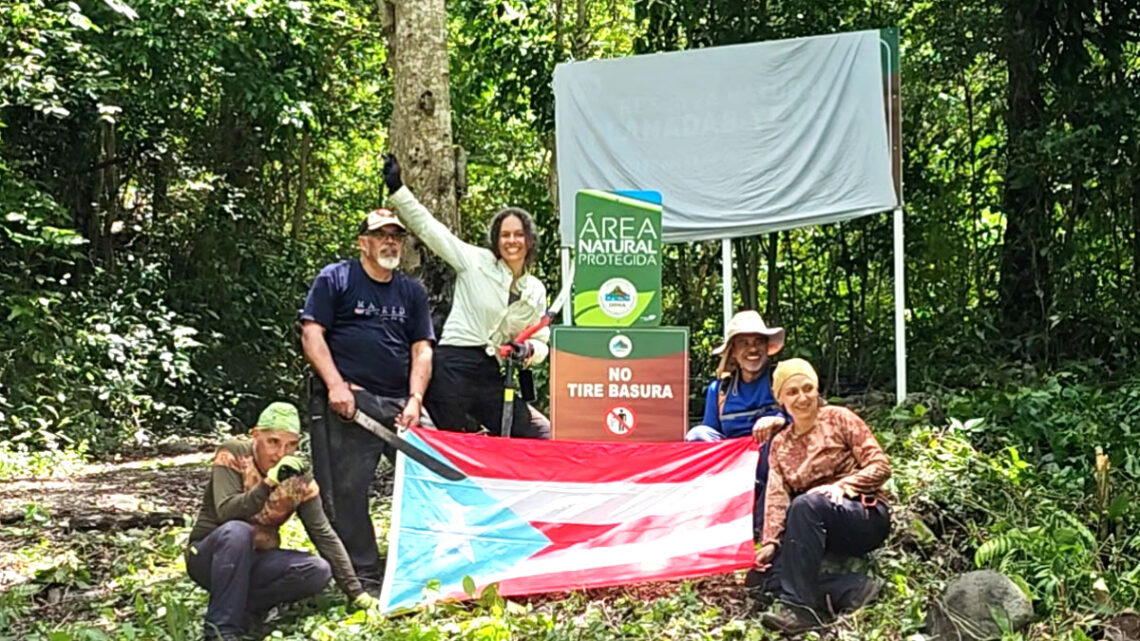 El rótulo cercano a las Parcelas Vázquez en Salinas será develado este sábado, 27 de abril en la ceremonia donde se anunciará formalmente el acuerdo colaborativo. (Foto suministrada)