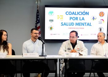 Coalición por la Salud Mental. En la imagen Fabiola Cruz, Johnny Rullán, Dr. Carlos Diaz y Dr. Jose Franceschini. (Foto suministrada).