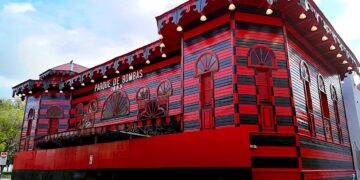 El centenario Parque de Bombas de Ponce, joya del patrimonio edificado sureño, volverá a recibir visitantes a partir del próximo jueves, 9 de mayo. (suministrada)