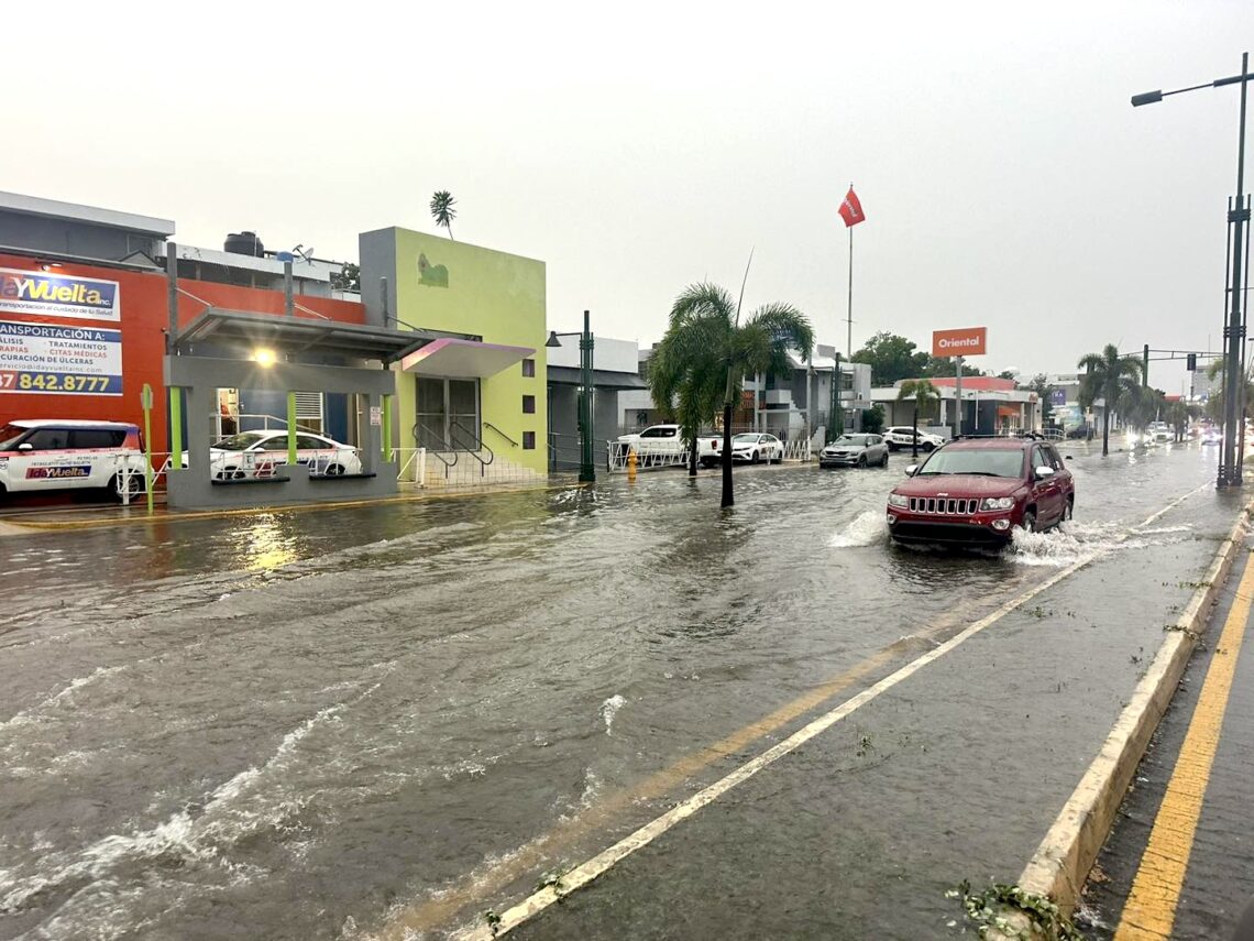 Inundación en la avenida Tito Castro en Ponce el martes, 7 de mayo. (Foto: Municipio de Ponce)