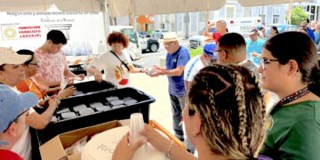 El Comedor de la Kennedy ha llevado comida caliente a Coamo. (Foto: Municipio de Coamo / Facebook)