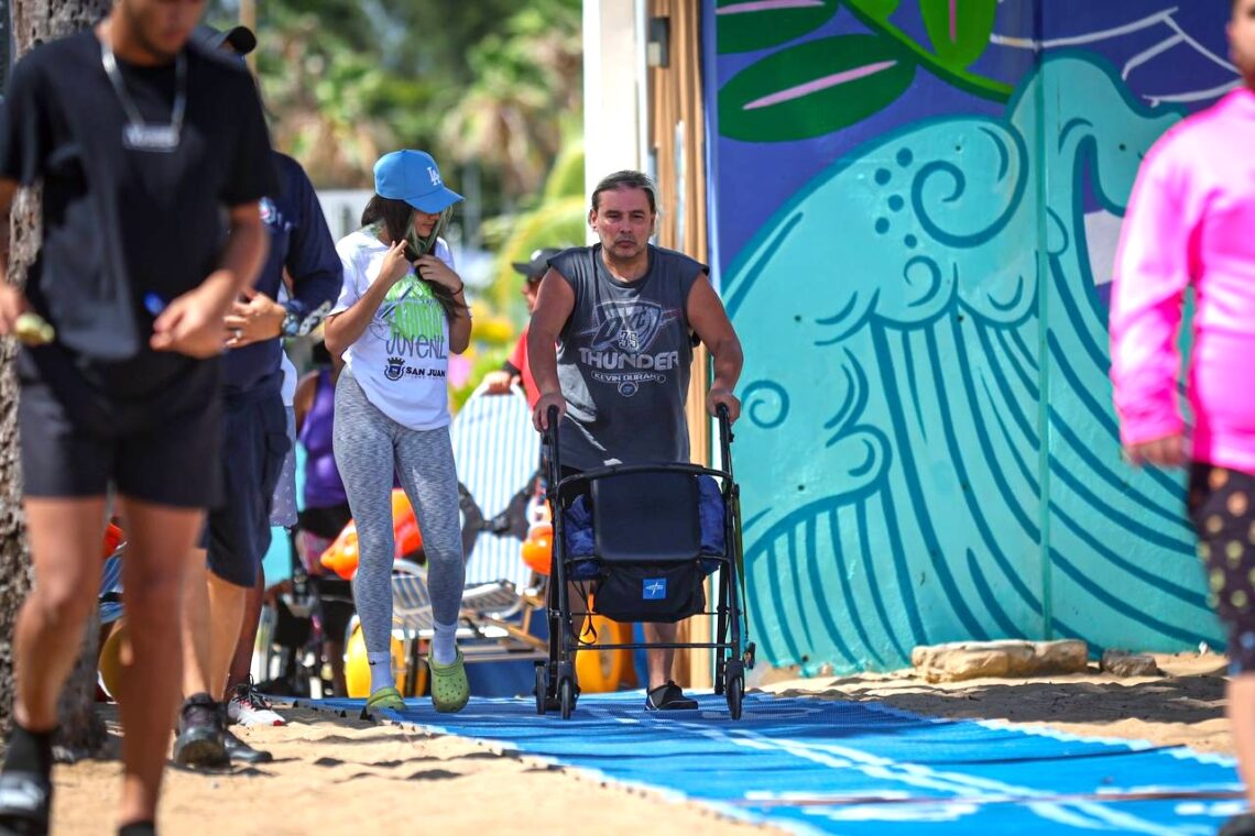 Proyecto Olas para Todos en el Balneario El Escambrón en San Juan. (Foto suministrada)