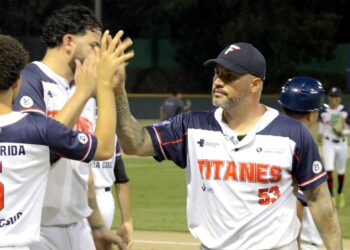 Héctor Santiago ganó por los Titanes de Florida. (Foto suministrada)