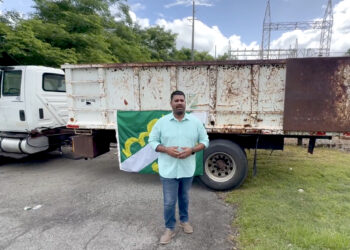 El alcalde Ángel Omar Lafuente Amaro bloqueó la subestación eléctrica del barrio Talante de Maunabo. (Captura de vídeo)