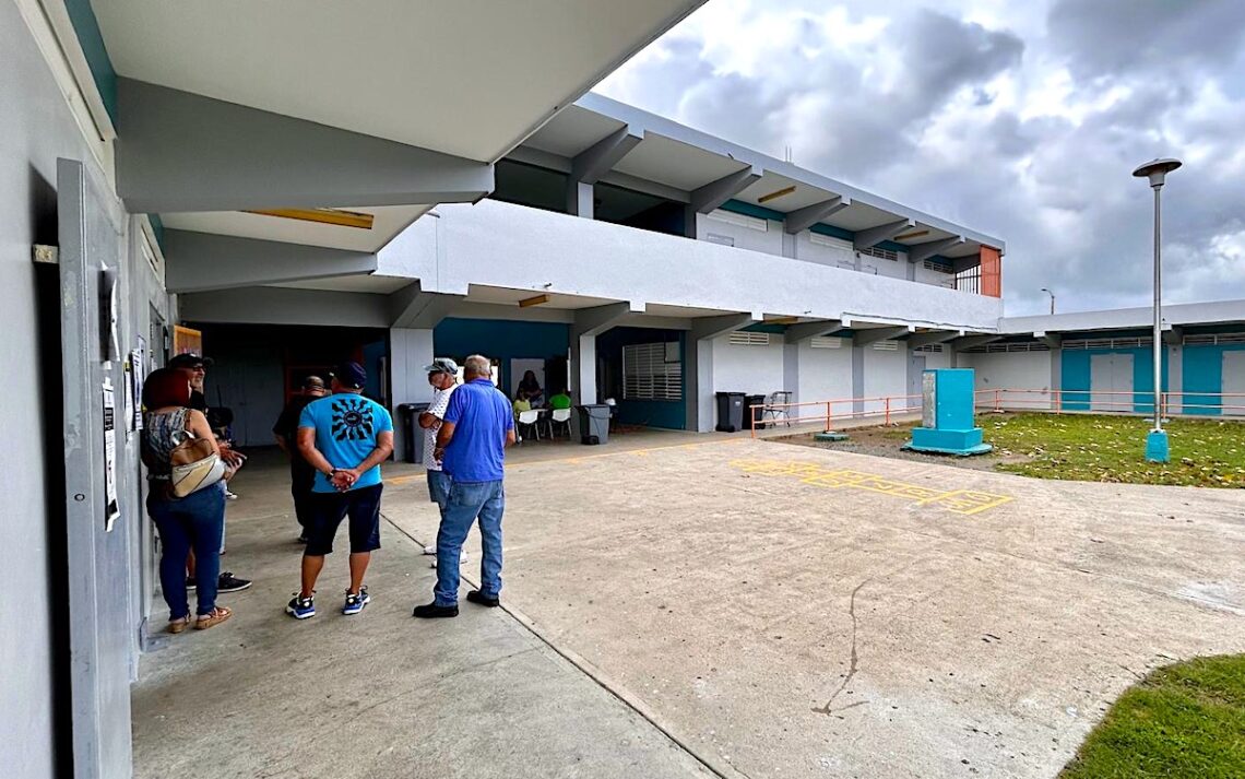 Escuela Inés María Mendoza, un de los cinco refugios que serán activados en Yauco. (Foto: Omar Alfonso, archivo)