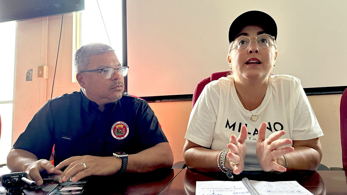 Marlese Sifre Rodríguez, alcaldesa interina de Ponce, junto a Francisco Rodríguez, administrador de la ciudad. (Foto: Michelle Estrada Torres)