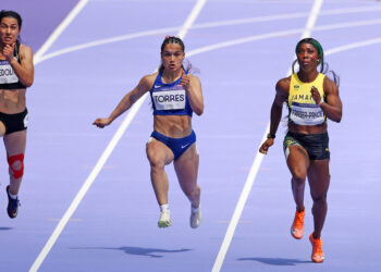 Gladymar Torres Crespo mejoró en París 2024 la marca nacional de Puerto Rico para los 100 metros lisos. (Foto: COPUR)
