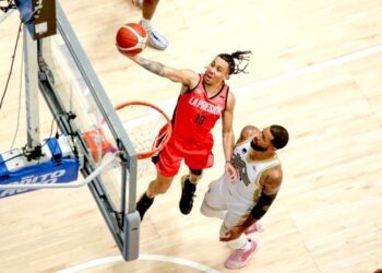 Travis Trice ataca el aro. (Foto: Criollos de Caguas / Facebook)