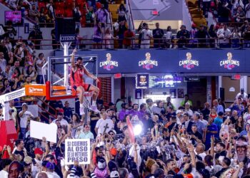 Cuco López celebra el campeonato de los Criollos en el BSN. (Foto: Baloncesto Superior Nacional)