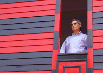“Este deterioro de la ciudad, por un lado, me duele y por otro lado me motiva y me pone a pensar si yo puedo hacer algo para ayudar a que esto se transforme", dijo el arquitecto y candidato, Javier Bonnin Orozco. (Foto: Jason Rodríguez Grafal)