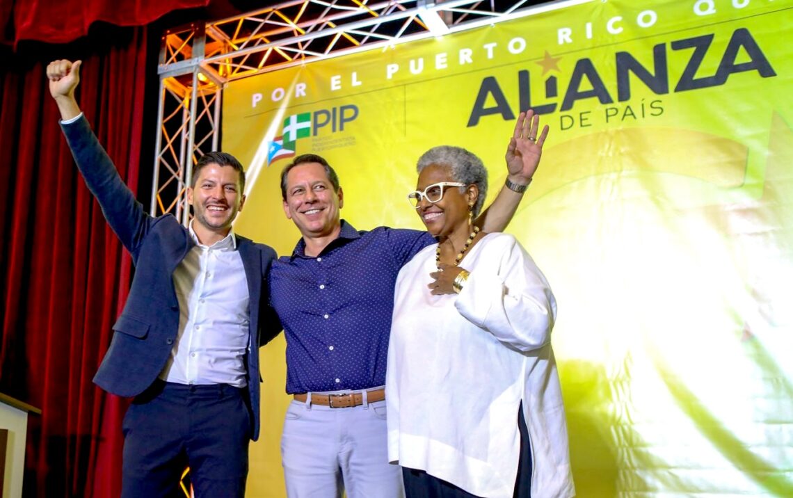 Manuel Natal Albelo, Juan Dalmau Ramírez y Ana Irma Rivera Lassén. (Foto archivo)