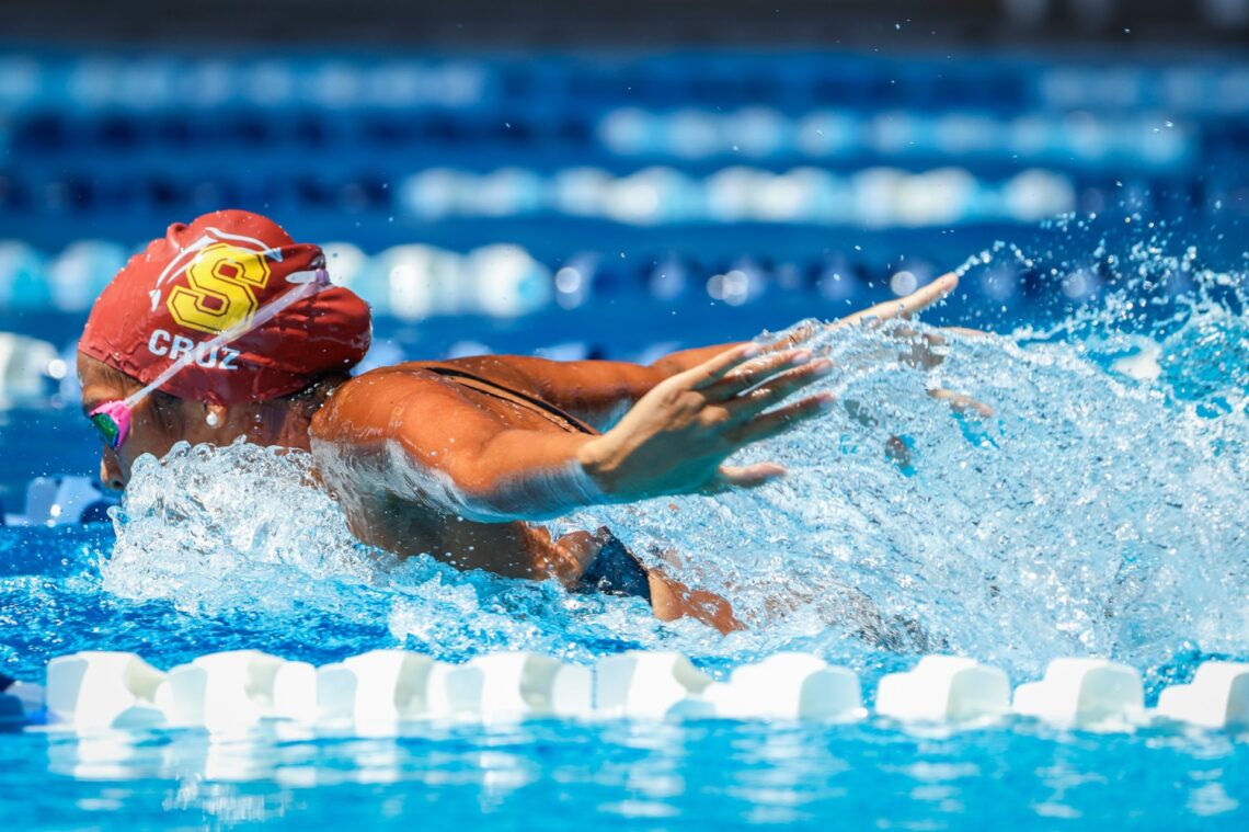 Las Delfinas de la USC son las tricampeonas de los eventos de natación de la LAI. (Foto: LAI)