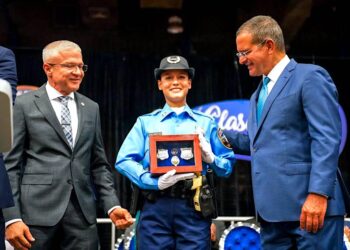 Según destacó el gobernador, Pedro Pierluisi Urrutia, el 44 por ciento de los graduados son mujeres. (suministrada)