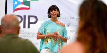 María de Lourdes Santiago Negrón, de 55 años, aspira a un cuarto término en la Cámara Alta en las elecciones generales del 5 de noviembre. De ser reelecta, en su lista de prioridades volverá a figurar el tema ambiental. (suministrada)