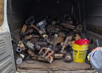 Catalíticos recuperados por la Policía. (Foto: CyberNews)