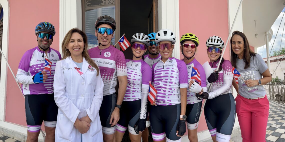 El colectivo de la biofarmacéutica Bristol Myers Squibb hará otro recorrido benéfico de 1,200 kilómetros el próximo mes en Chile. Los acompaña la doctora Anna Di Marco. (Foto: Omar Alfonso)