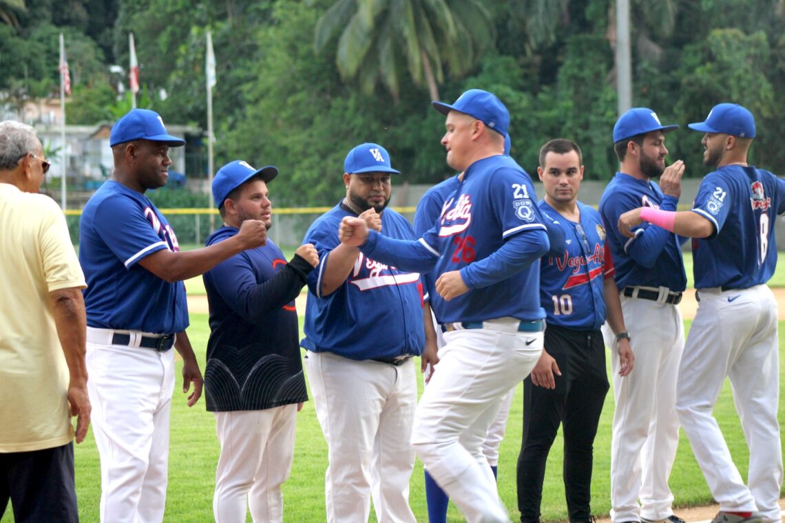 Maceteros de Vega Alta. (Foto suministrada)
