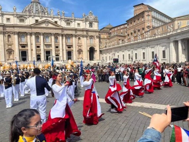La Banda Escolar de Macaná será el único representante boricua en el Festival Internacional de Marching Bands, a celebrarse en la ciudad capital de la Provincia de Castellón, España.
(Foto suministrada/El Vaticano 2023)