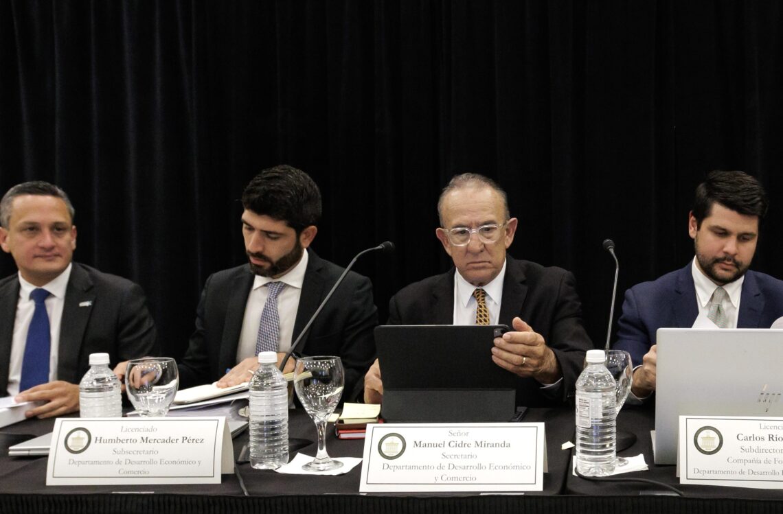 El componente económico depuso ayer en las vistas de transición gubernamental. (Foto suministrada)