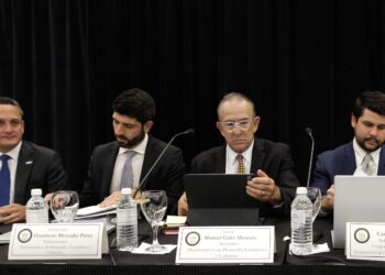 El componente económico depuso ayer en las vistas de transición gubernamental. (Foto suministrada)