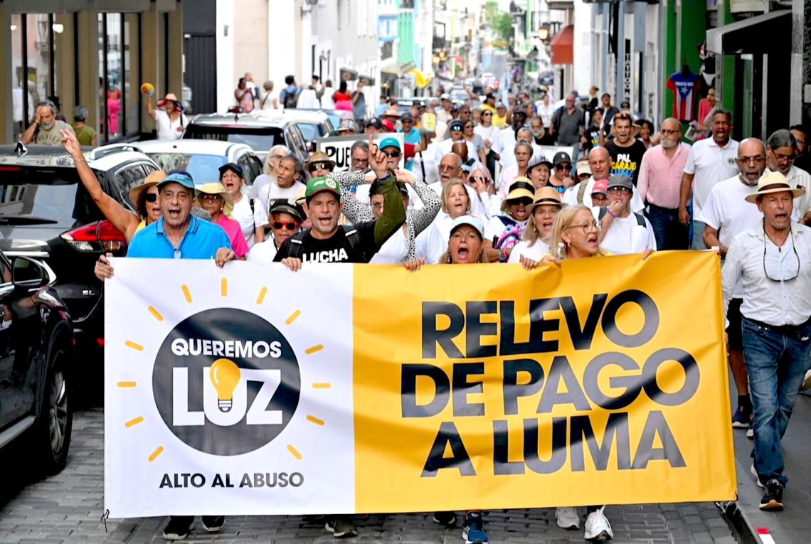 Manifestación de Queremos Luz en el Viejo San Juan. (Foto archivo)