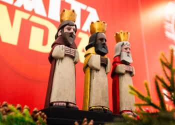 Talla de los Reyes Magos de los anuncios de Malta India del artista Eric Saunders. (Foto suministrada)