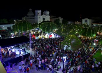 Plaza Cristóbal Colón de Guayama. (Foto: Municipio de Guayama / Facebook)