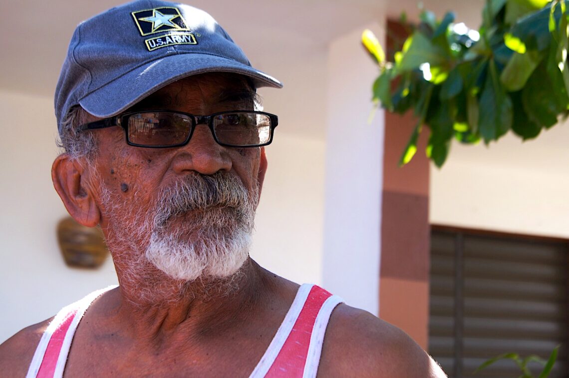 La propuesta de la gobernadora es “un enfoque cínico que no toma en cuenta las vidas humanas”, advirtió el vecino de la carbonera Alberto Colón del Valle. (Foto archivo)