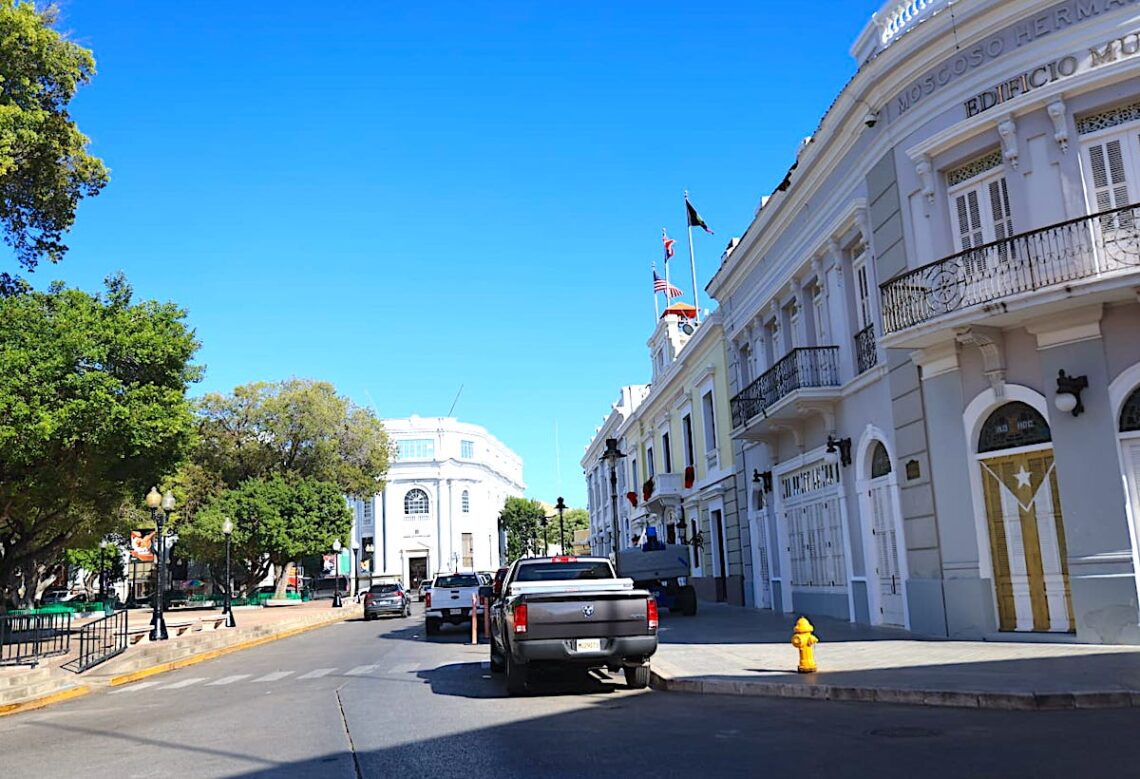 Calle Villa, frente a la Casa Alcaldía de Ponce. (suministrada)