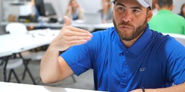 La congelación por sí sola es “detrimental” para los municipios, puntualizó el alcalde yaucano Ángel Luis Torres. (Foto archivo)