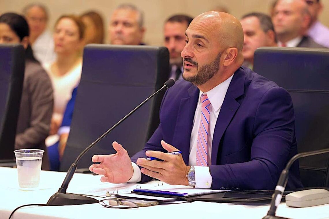 Joseph González Falcón. (Foto: Senado de Puerto Rico)
